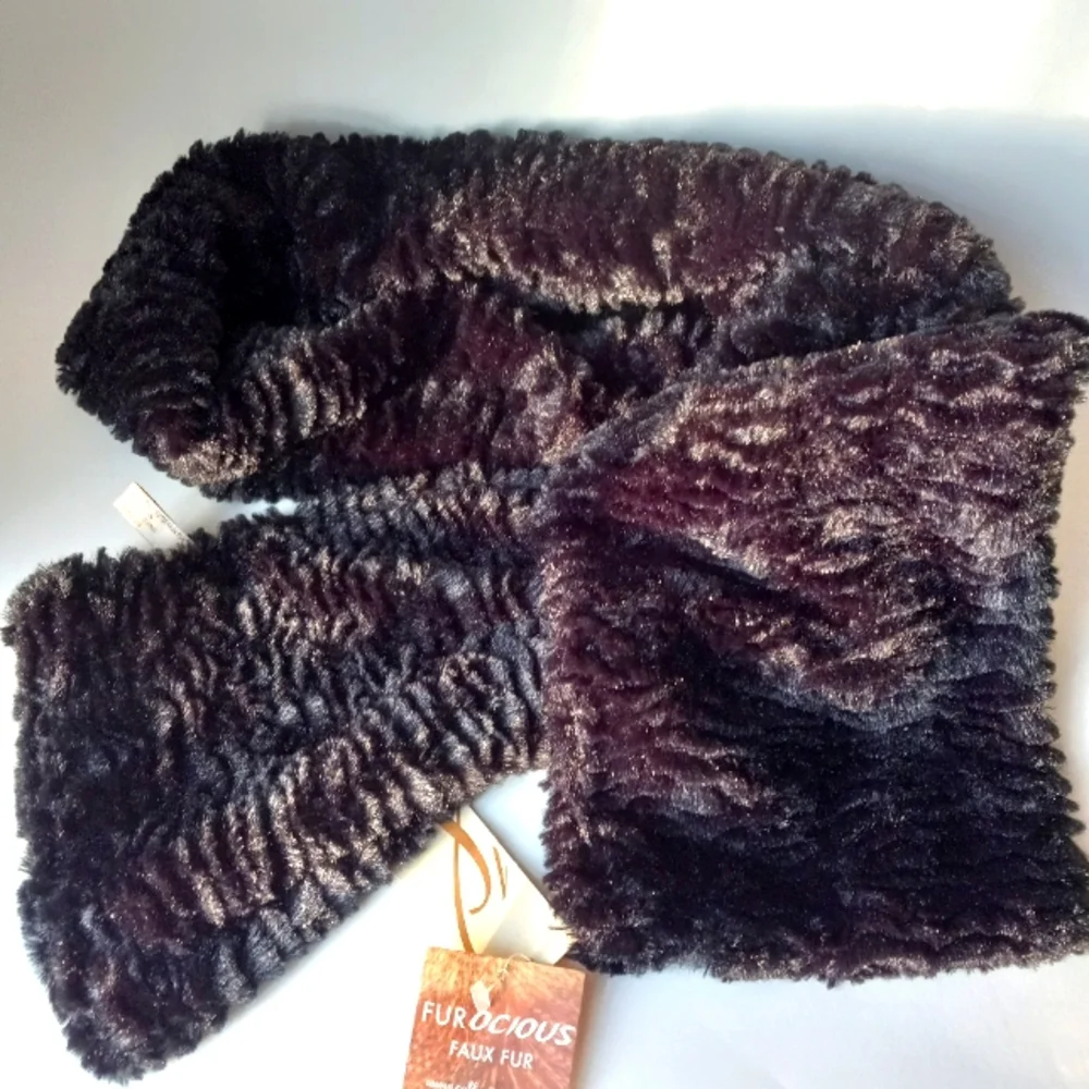 FAUX FUR SCARF - Picture 1 of 2